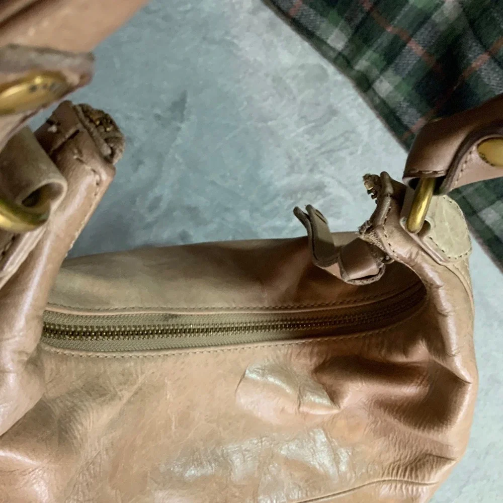 Frye Tan Leather Hobo Shoulder Bag Crossbody Handbag with Brass Hardware